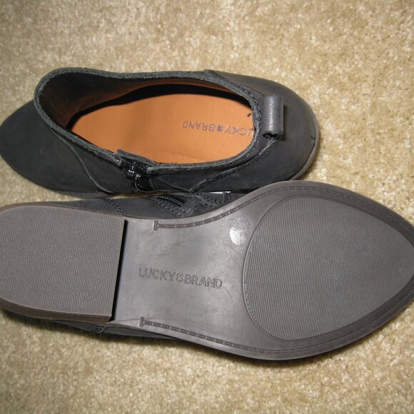 Lucky Brand Faydren NWT Black Leather booties w/ side zip size 6.5 w/ stitching - Picture 9 of 10